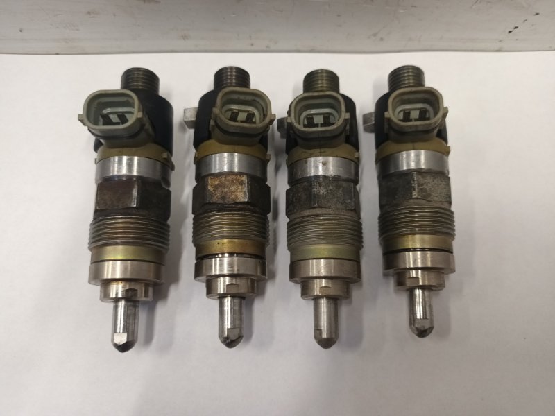 Форсунка топливная Toyota Corona Premio 2000 ST210 3S-FSE 23250-74180 Б/У