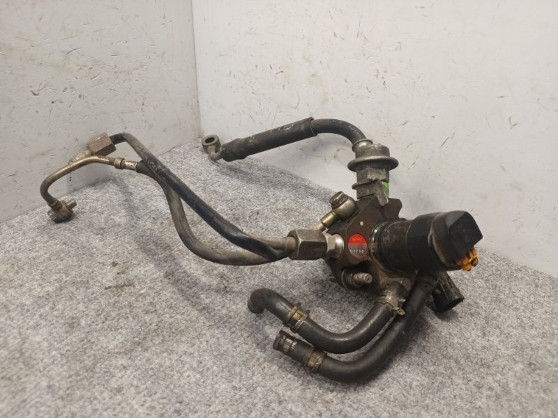 Запчасть топливный насос высокого давления Toyota Corona Premio 2000 ST210 3S-FSE 2951000012 Б/У Топливный насос высокого давления Toyota Corona Premio 2000 ST210 3S-FSE 2951000012 Б/У