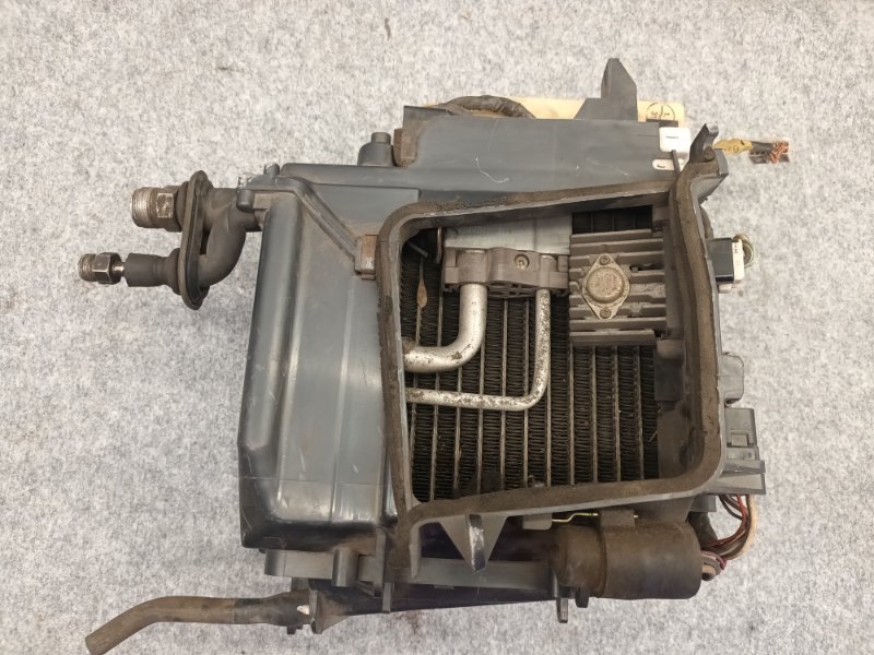 Испаритель кондиционера Sprinter 1993 AE101 4AFE
