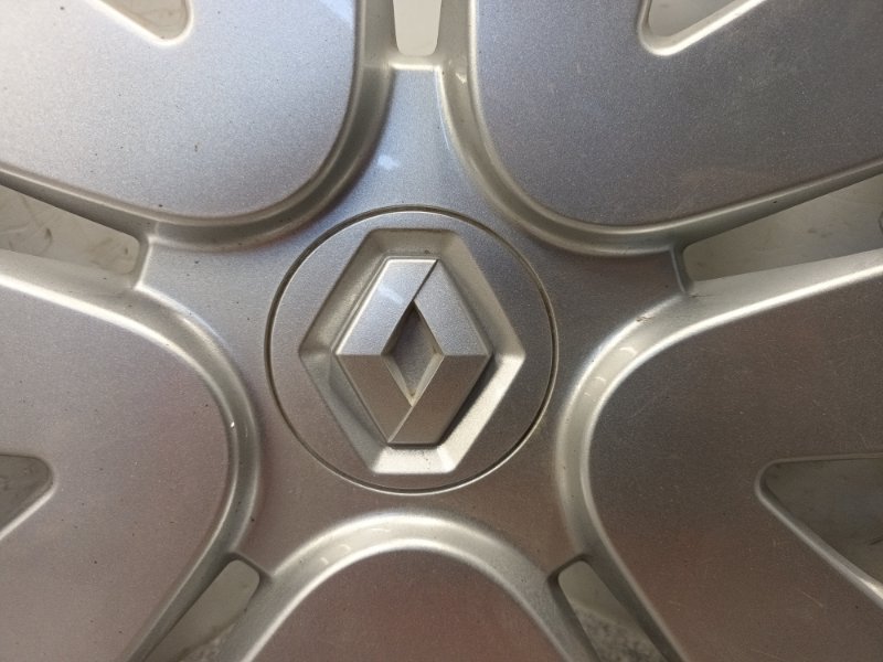 Колпак колеса Fluence 2011 L30R 5AM