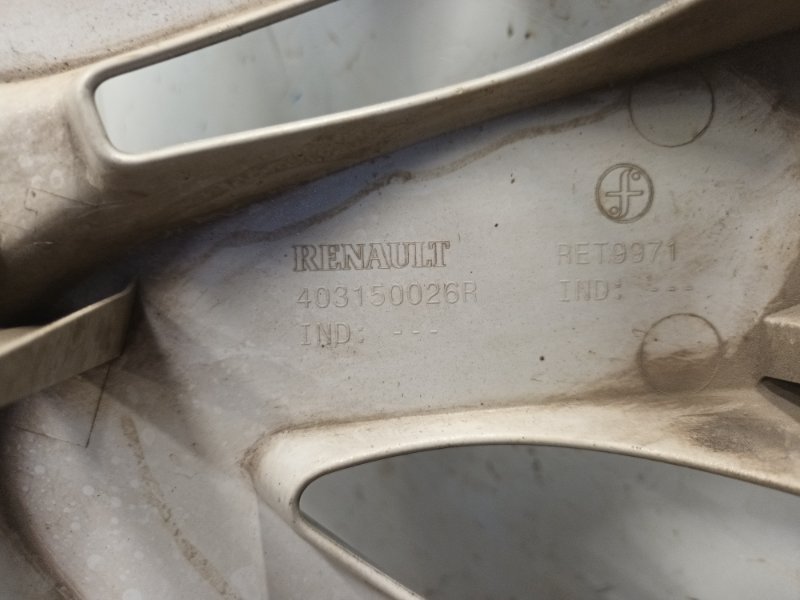 Колпак колеса Fluence 2011 L30R 5AM