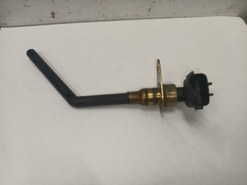 Датчик уровня масла в двигателе Note 2006 E11 HR16DE Датчик уровня масла в двигателе Note 2006 E11 HR16DE