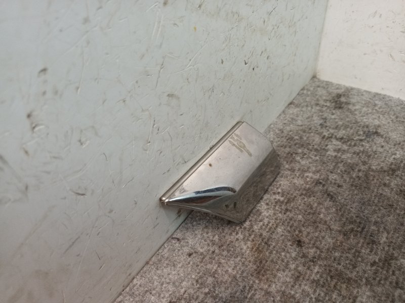 Молдинг на крыло передний левый Toyota Duet 1998 M100 EJ-DE 7561297201 Б/У