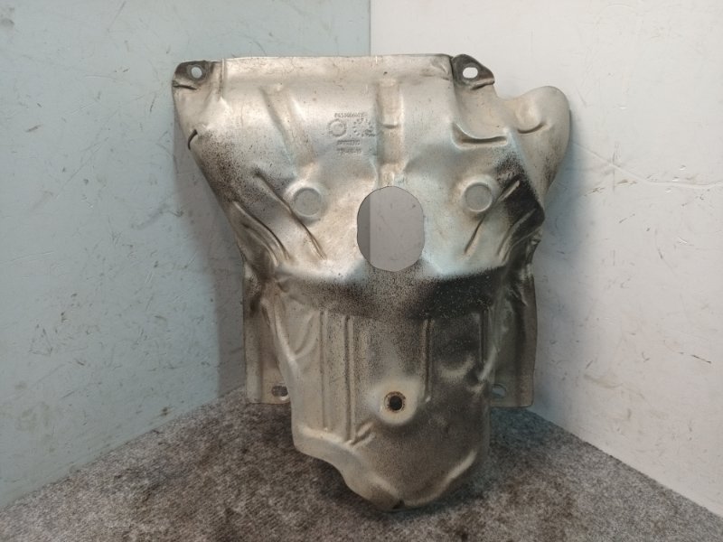 Защита выпускного коллектора передняя Лада Веста 2017 2180 21129 8450006428 Б/У