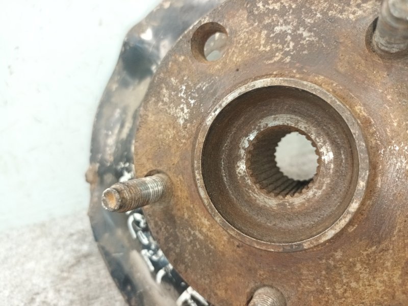 Кулак поворотный передний правый Ipsum 2002 ACM21W 2AZFE