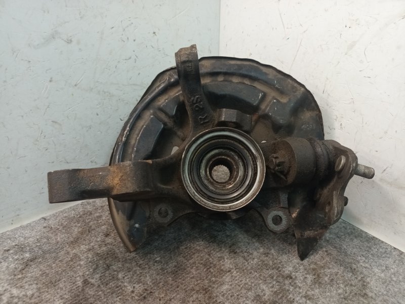 Кулак поворотный передний правый Caldina 1999 ST210G 3S-FE