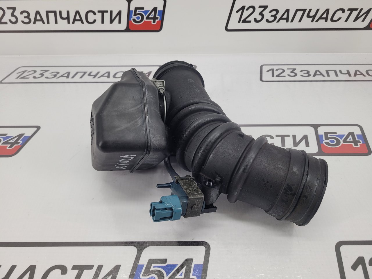 Патрубок воздушного фильтра Toyota Caldina AT211 7A-FE
