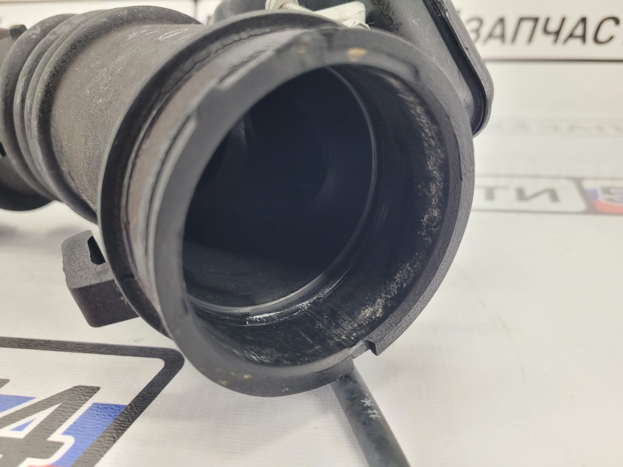 Патрубок воздушного фильтра Caldina 1998 AT211 7A-FE