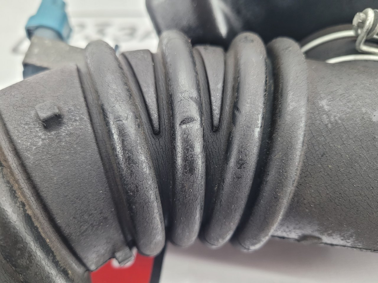 Патрубок воздушного фильтра Caldina 1998 AT211 7A-FE