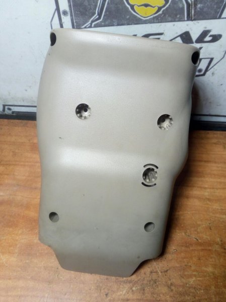 Кожух рулевой колонки ISUZU BIGHORN UBS26GW 6VE1