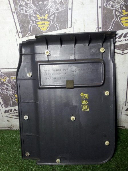 Обшивка двери багажника задняя правая BIGHORN UBS26GW 6VE1