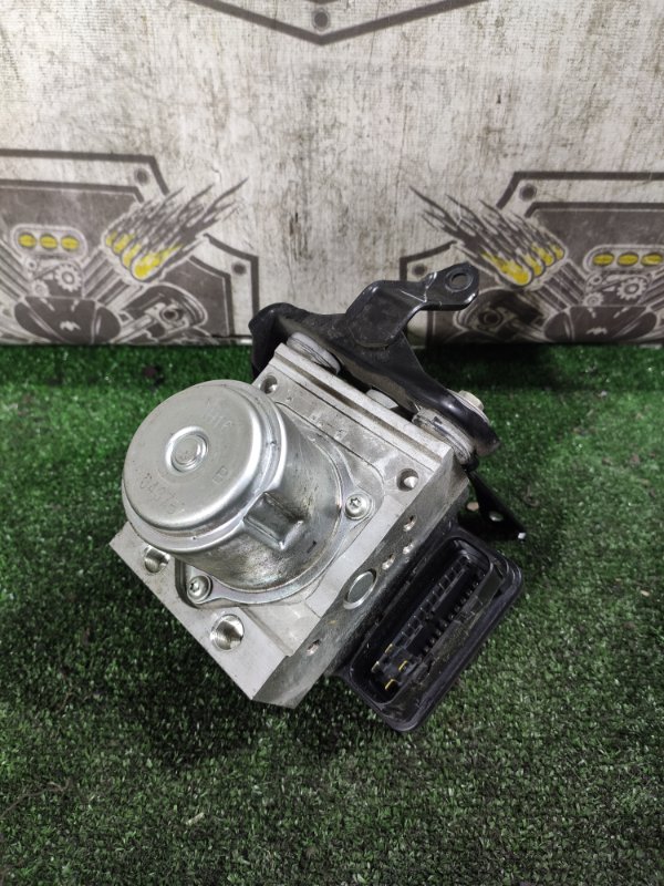 Блок abs Honda Fit GP5 L13B Блок abs Honda Fit GP5 L13B