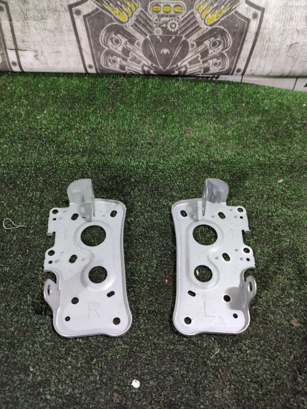 Крепление магнитофона TOYOTA ALLION NZT260W 1NZFE 8621220520 контрактная
