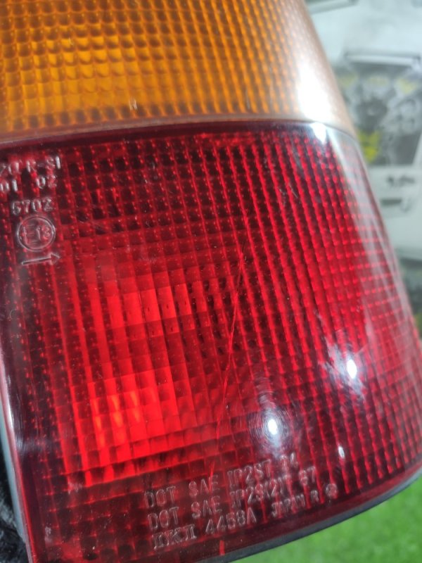 Стоп-сигнал задний правый MAZDA MPV LVLR WLT