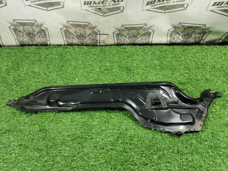 Планка под дворники HONDA FIT 2013-2020 / ЦВЕТ NH731P / 26 482KM GK5 L15B 74290-T5B-000 контрактная