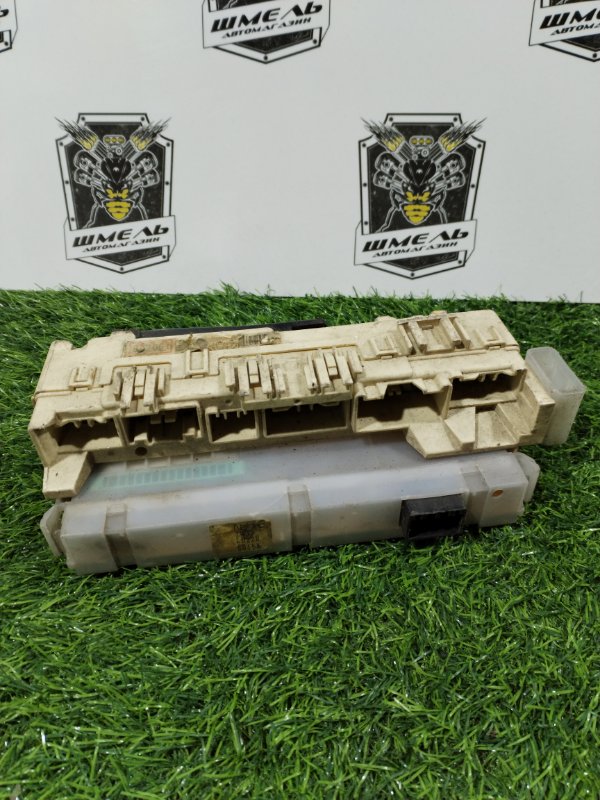 Блок предохранителей MPV LVLR WLT