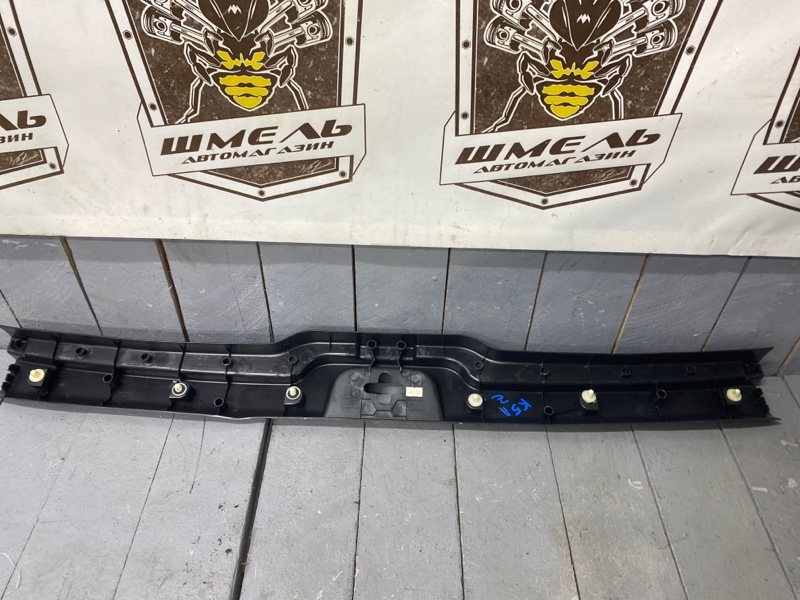 Накладка замка багажника SERENA 2019 / ЦВЕТ QM1 / ПРОБЕГ 63618КМ C27 MR20DD