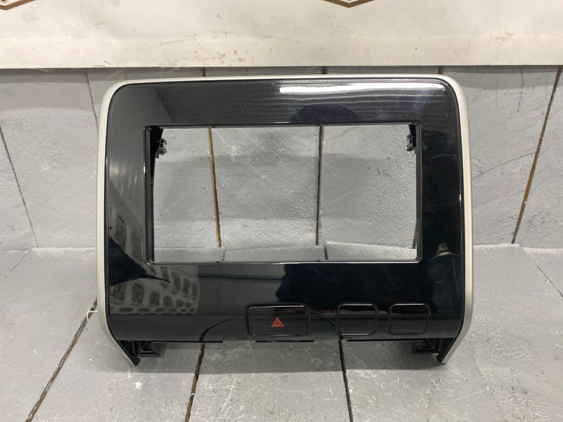 Консоль магнитофона NISSAN SERENA 2019 / ЦВЕТ QM1 / ПРОБЕГ 63618КМ C27 MR20DD 68260-5TA0A контрактная