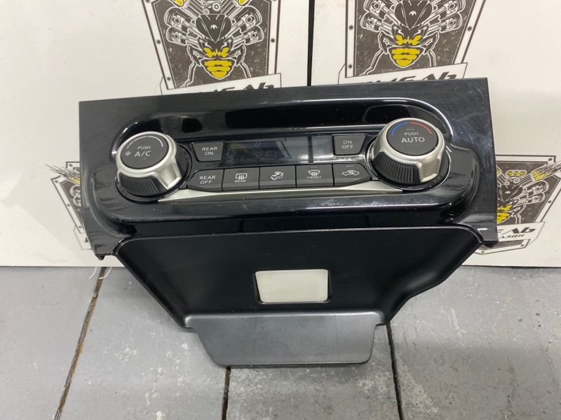 Блок управления климат-контролем SERENA 2019 / ЦВЕТ QM1 / ПРОБЕГ 63618КМ C27 MR20DD