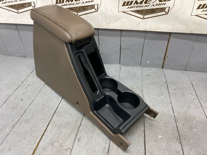 Бардачок между сиденьями HILUX SURF 2000/ЦВЕТ КF7/ПРОБЕГ 190482КМ KZN185W 1KZTE