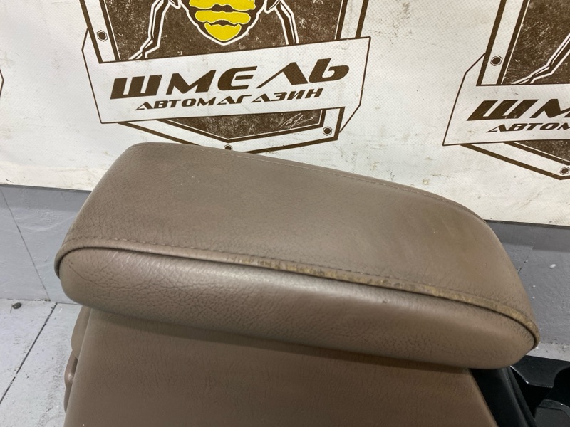 Бардачок между сиденьями HILUX SURF 2000/ЦВЕТ КF7/ПРОБЕГ 190482КМ KZN185W 1KZTE