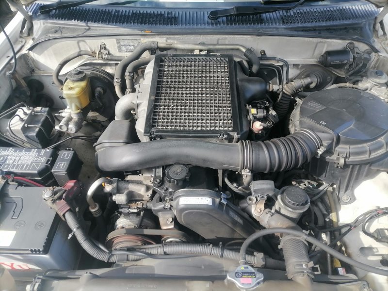 Бардачок между сиденьями HILUX SURF 2000/ЦВЕТ КF7/ПРОБЕГ 190482КМ KZN185W 1KZTE