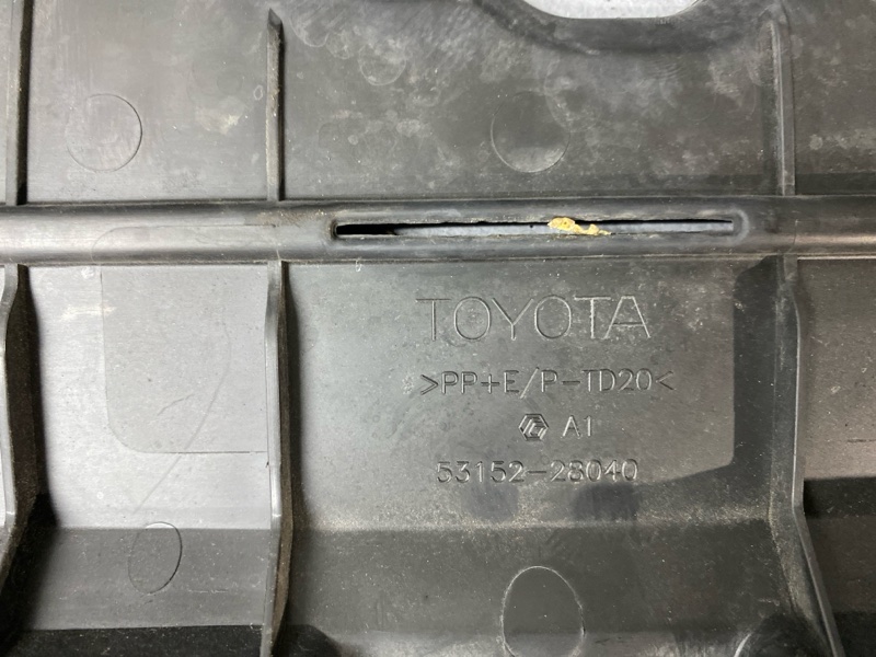 Защита бампера TOYOTA ESQUIRE ZWR80 2ZRFXE