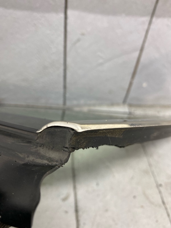 Форточка кузова передняя правая TOYOTA VOXY ZRR80W 3ZRFAE