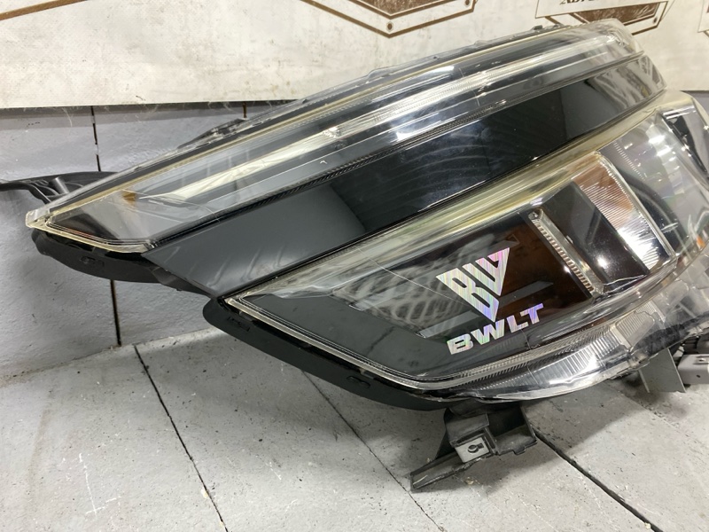 Фара передняя правая VOXY 2014/ ZS ЦВЕТ 202/ПРОБЕГ 69910КМ ZRR80W 3ZRFAE Фара передняя правая VOXY 2014/ ZS ЦВЕТ 202/ПРОБЕГ 69910КМ ZRR80W 3ZRFAE