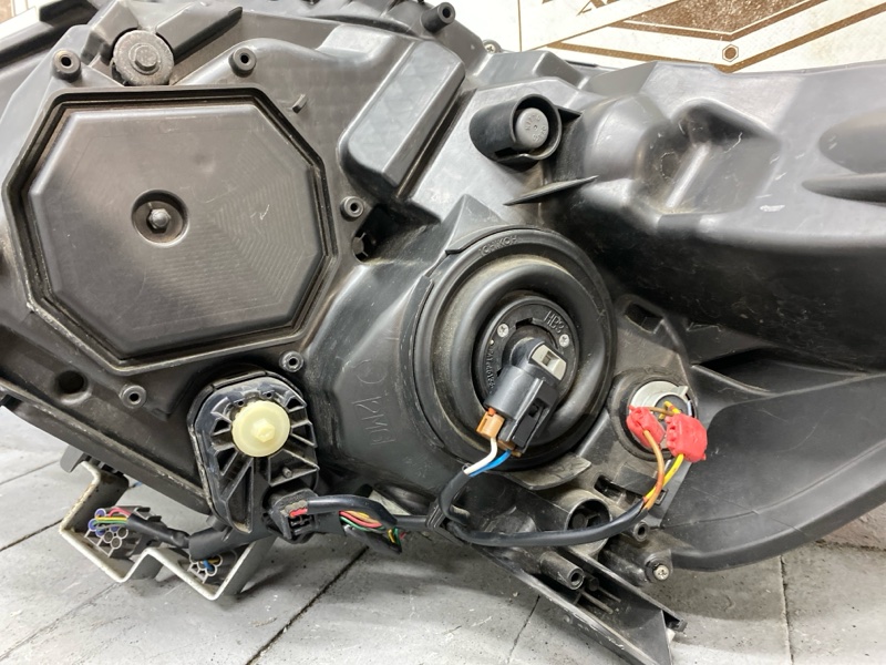 Фара передняя правая VOXY 2014/ ZS ЦВЕТ 202/ПРОБЕГ 69910КМ ZRR80W 3ZRFAE Фара передняя правая VOXY 2014/ ZS ЦВЕТ 202/ПРОБЕГ 69910КМ ZRR80W 3ZRFAE