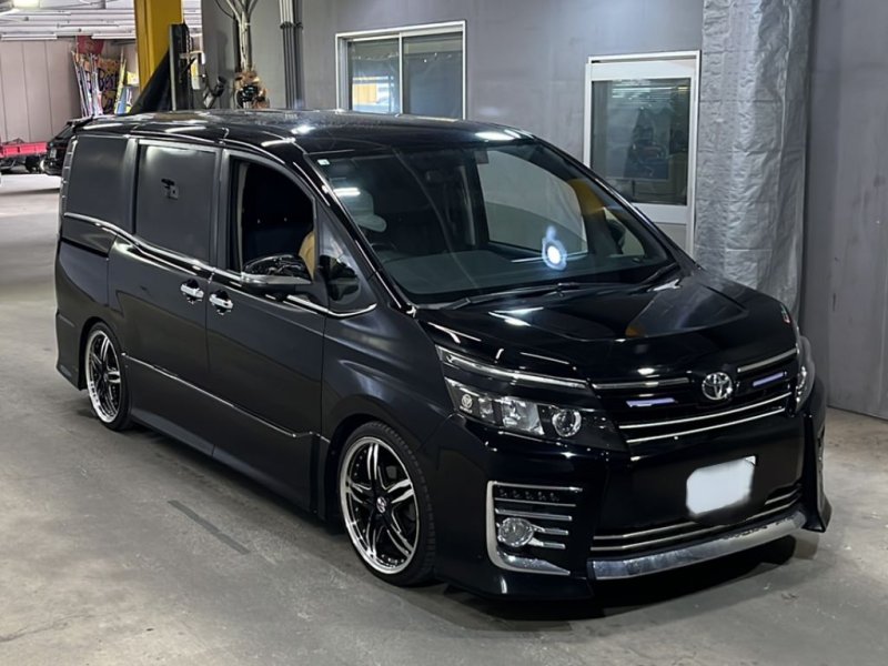 Форточка кузова передняя правая VOXY 2014/ ZS ЦВЕТ 202/ПРОБЕГ 69910КМ ZRR80W 3ZRFAE