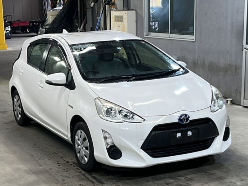 Защита бампера AQUA 2015/ЦВЕТ 040/ПРОБЕГ 58920КМ NHP10 1NZFXE