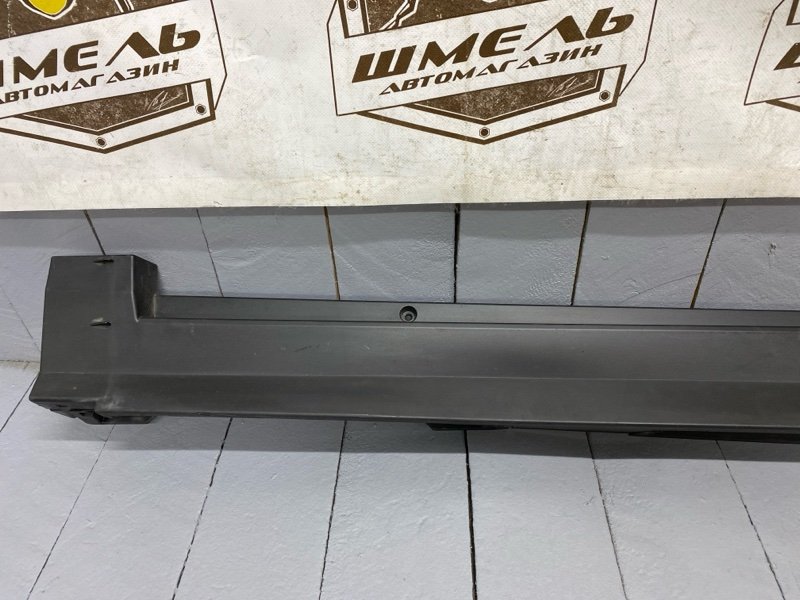 Накладка на порог левая TOYOTA VOXY ZRR80W 3ZRFAE