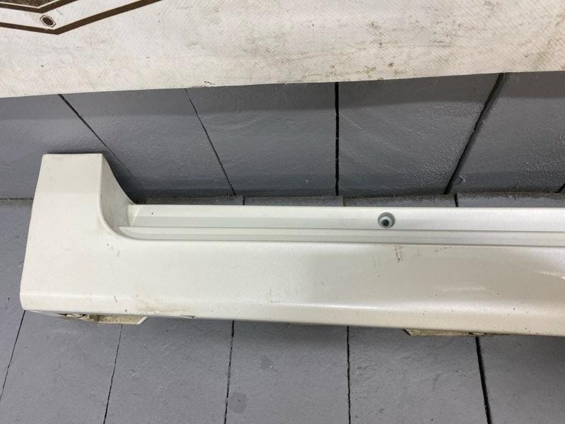 Накладка на порог левая TOYOTA NOAH ZWR80 2ZRFXE Накладка на порог левая TOYOTA NOAH ZWR80 2ZRFXE