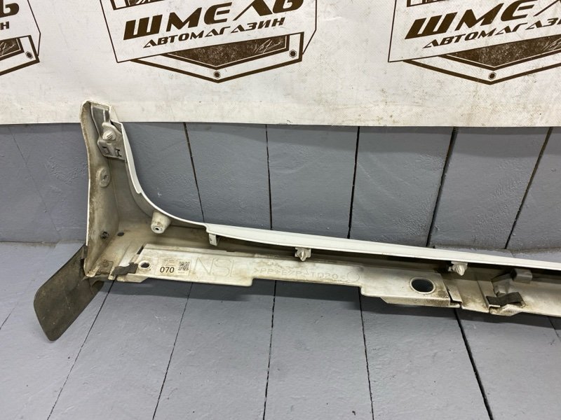 Накладка на порог левая NOAH 2015/ЦВЕТ 070/ПРОБЕГ 98215КМ ZWR80 2ZRFXE Накладка на порог левая NOAH 2015/ЦВЕТ 070/ПРОБЕГ 98215КМ ZWR80 2ZRFXE