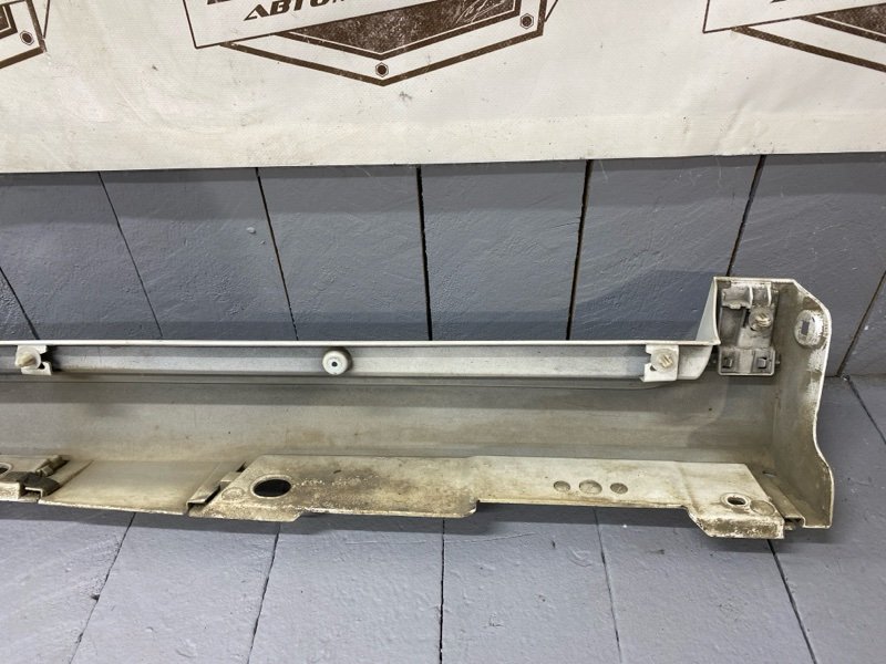 Накладка на порог левая NOAH 2015/ЦВЕТ 070/ПРОБЕГ 98215КМ ZWR80 2ZRFXE Накладка на порог левая NOAH 2015/ЦВЕТ 070/ПРОБЕГ 98215КМ ZWR80 2ZRFXE