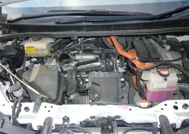 Накладка на порог левая NOAH 2015/ЦВЕТ 070/ПРОБЕГ 98215КМ ZWR80 2ZRFXE Накладка на порог левая NOAH 2015/ЦВЕТ 070/ПРОБЕГ 98215КМ ZWR80 2ZRFXE