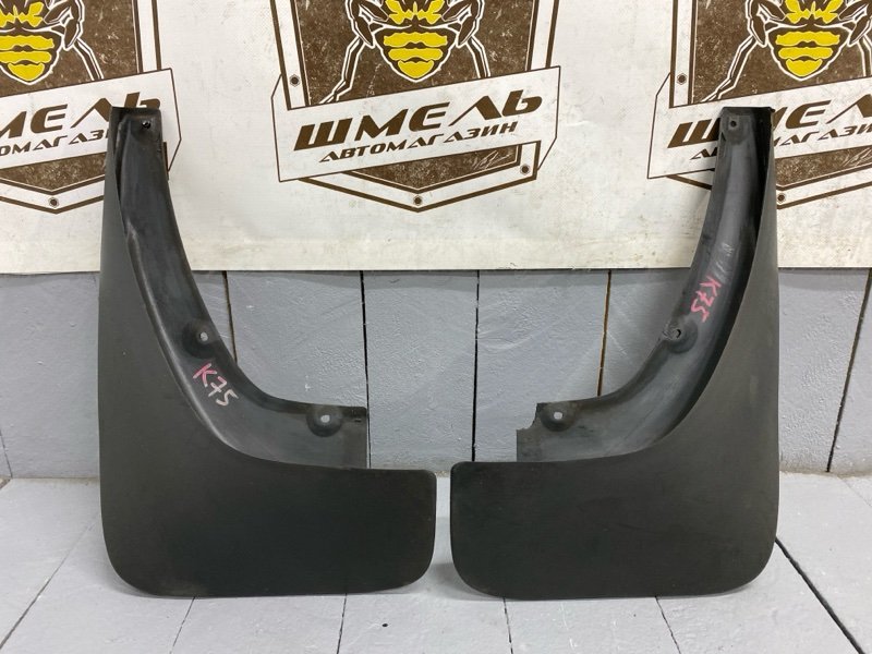 Брызговики комплект передние ISUZU BIGHORN 1996/ЦВЕТ 751/ПРОБЕГ 154399КМ UBS69DW 4JG2 контрактная