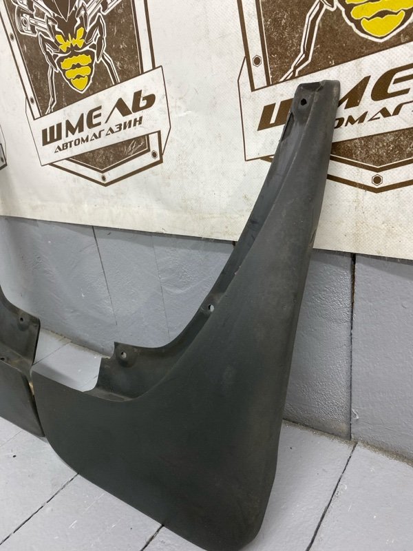 Брызговики комплект передние ISUZU BIGHORN UBS69DW 4JG2