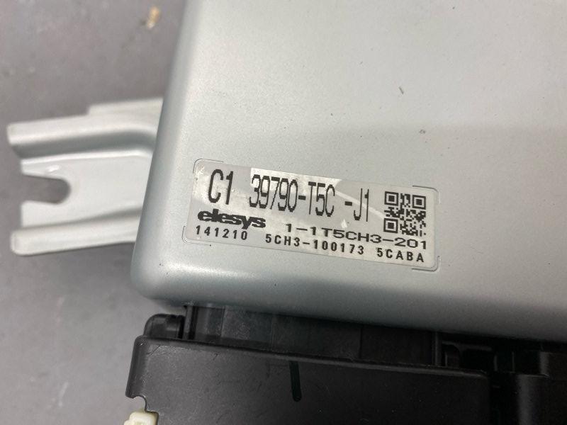Блок управления рулевой рейкой HONDA FIT GP5 LEB