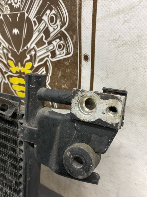 Радиатор кондиционера BIGHORN 1996/ЦВЕТ 751/ПРОБЕГ 154399КМ UBS69DW 4JG2