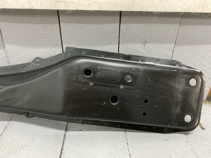 Балка под двс передняя TOYOTA NOAH ZWR80 2ZRFXE