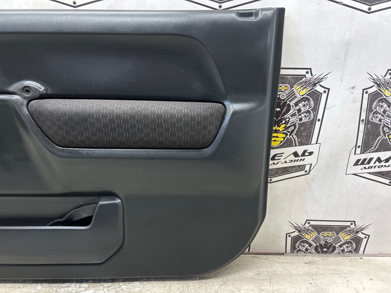 Обшивка дверей передняя правая JIMNY SIERRA 2005/ЦВЕТ Z2S/ПРОБЕГ 77640 КМ JB43W M13A