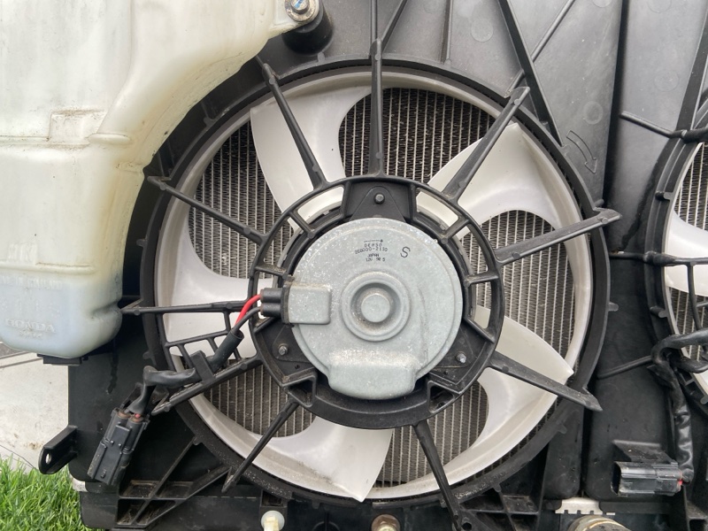 Радиатор ДВС FIT 2014/ЦВЕТ NH700M/ПРОБЕГ 75788КМ GP6 LEB