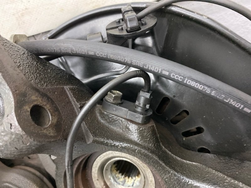 Ступица передняя правая ROOMY 2018/ЦВЕТ X07/ПРОБЕГ 49805КМ M900A 1KRFE