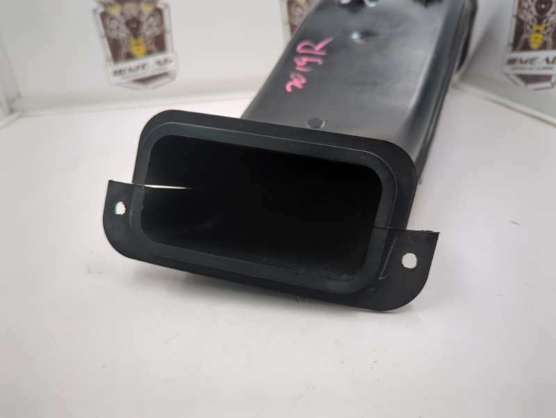 Воздуховод правый HATCH 2017/ЦВЕТ B83/ПРОБЕГ 62473 F55 B47C20A