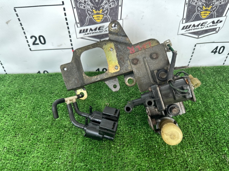 Запчасть вакуумник включения 4wd MAZDA MPV LVLR контрактная Вакуумник включения 4wd MAZDA MPV LVLR контрактная