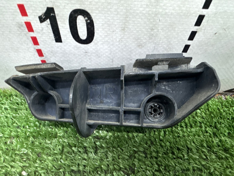 Крепление бампера заднее правое TOYOTA COROLLA FIELDER 01.2009/ЦВЕТ209/ПРОБЕГ58050 ZRE142 2ZRFE 5256213060 контрактная