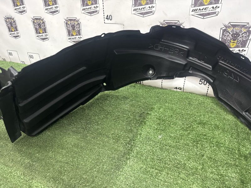 Подкрылок передний левый TOYOTA WISH ZGE20 2ZRFAE