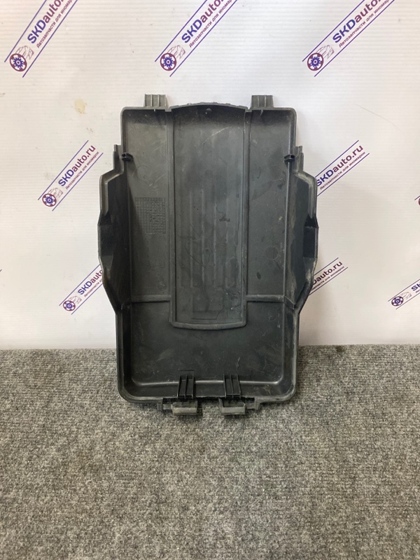 Крышка АКБ Octavia 2008-2013 A5 1.6